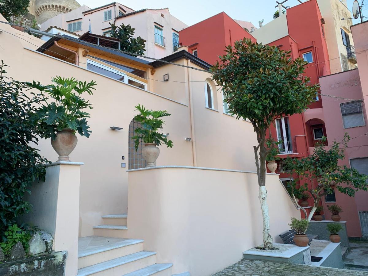 Dimora Del Leone Gaeta Acomodação com café da manhã Exterior foto