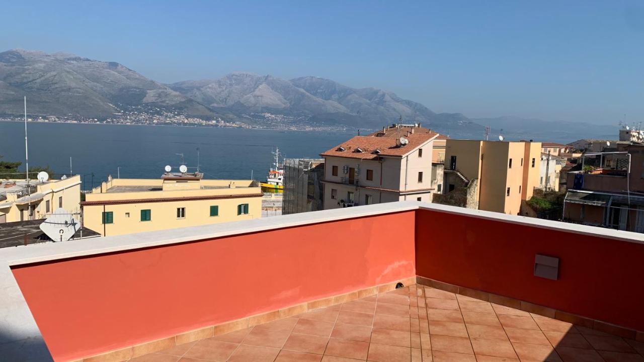 Dimora Del Leone Gaeta Acomodação com café da manhã Exterior foto