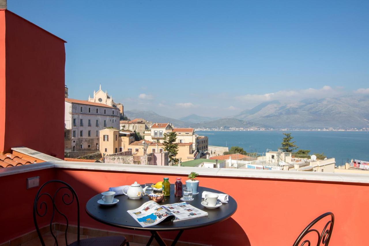 Dimora Del Leone Gaeta Acomodação com café da manhã Exterior foto